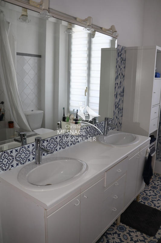 Maison - 224 m² - 8 pièces