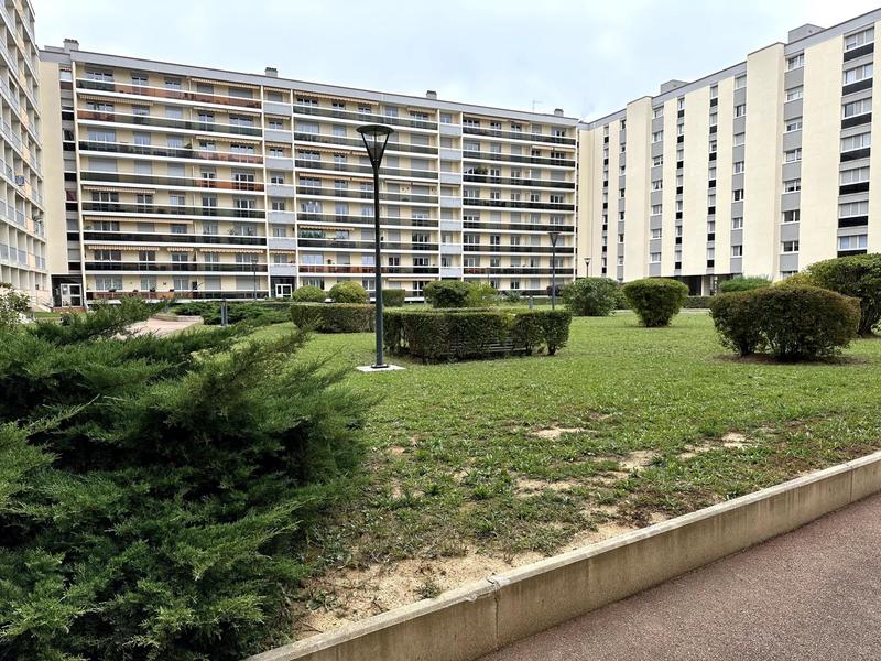 Appartement - 105 m² - 5 pièces