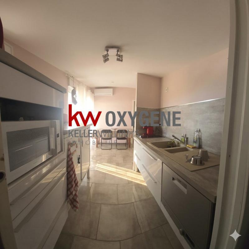 Maison - 250 m² - 7 pièces