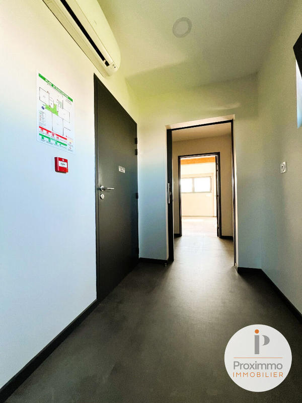 Bureau - 143 m² - 5 pièces