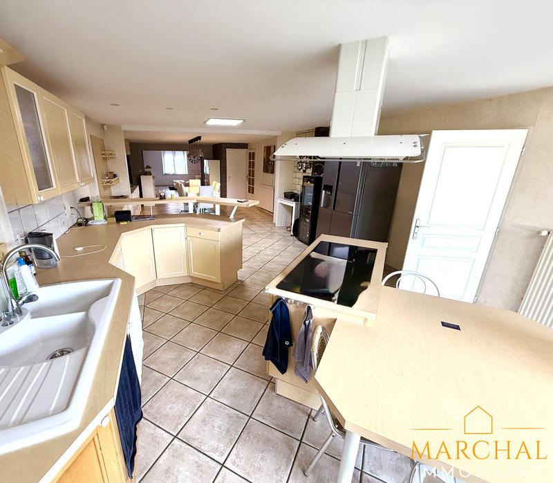 Maison - 265 m² - 7 pièces