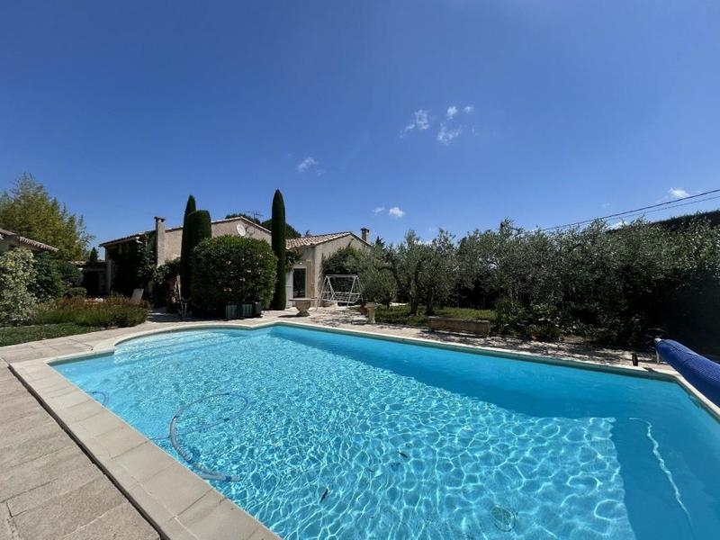 Maison - 200 m² - 8 pièces