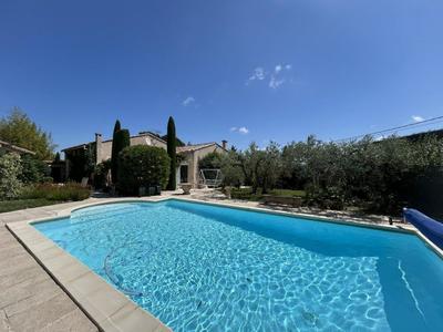 Maison - 200 m² - 8 pièces