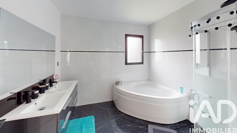 Maison de maîtres - 140 m² - 6 pièces