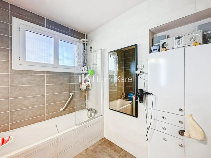 Maison - 224 m² - 5 pièces