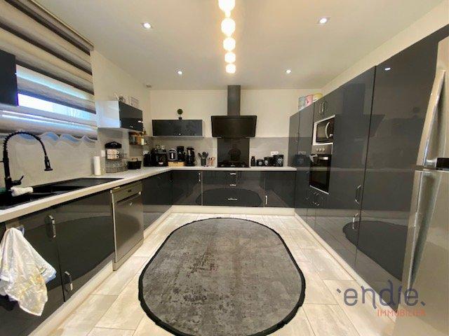 Maison - 136 m² - 6 pièces