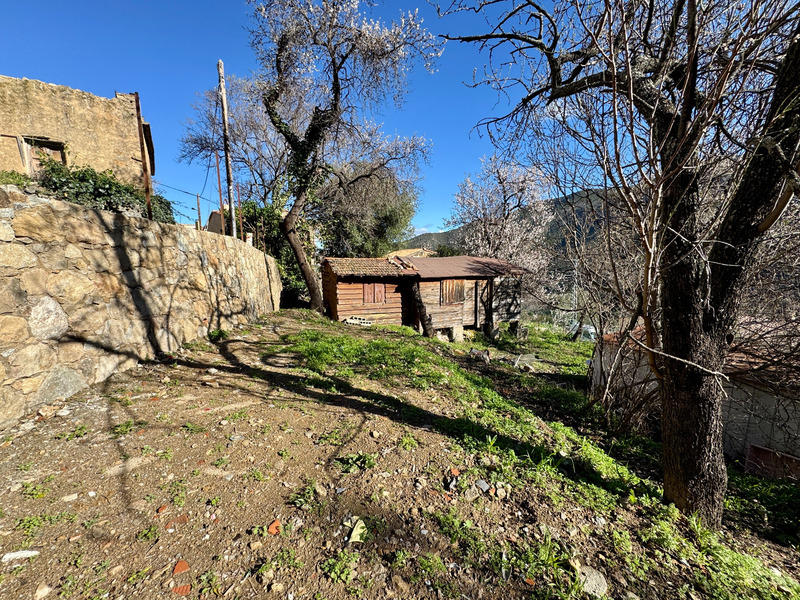 Terrain constructible - 623 m²