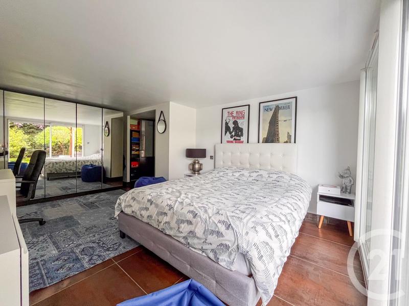 Maison - 234 m² - 6 pièces