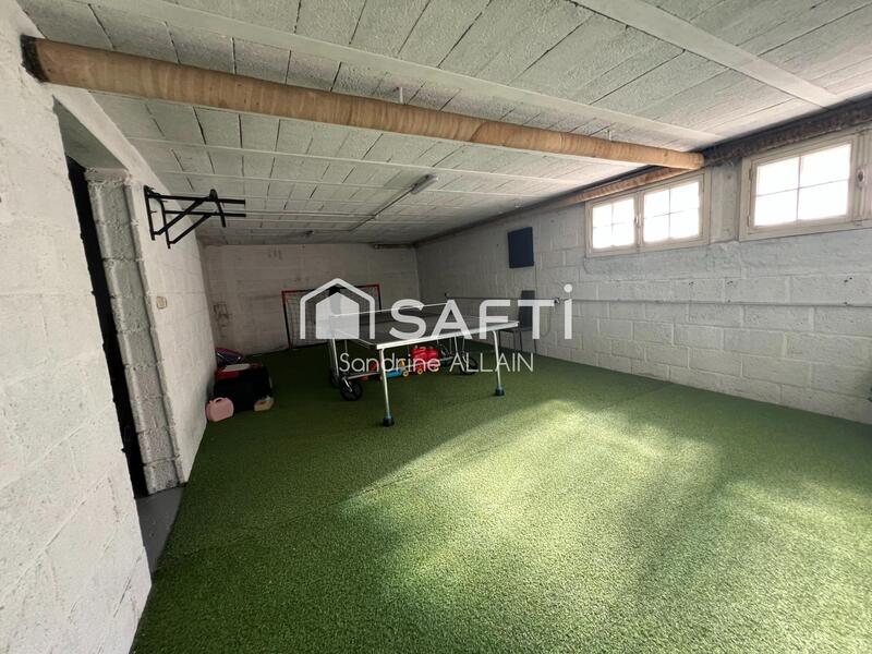 Maison - 165 m² - 8 pièces