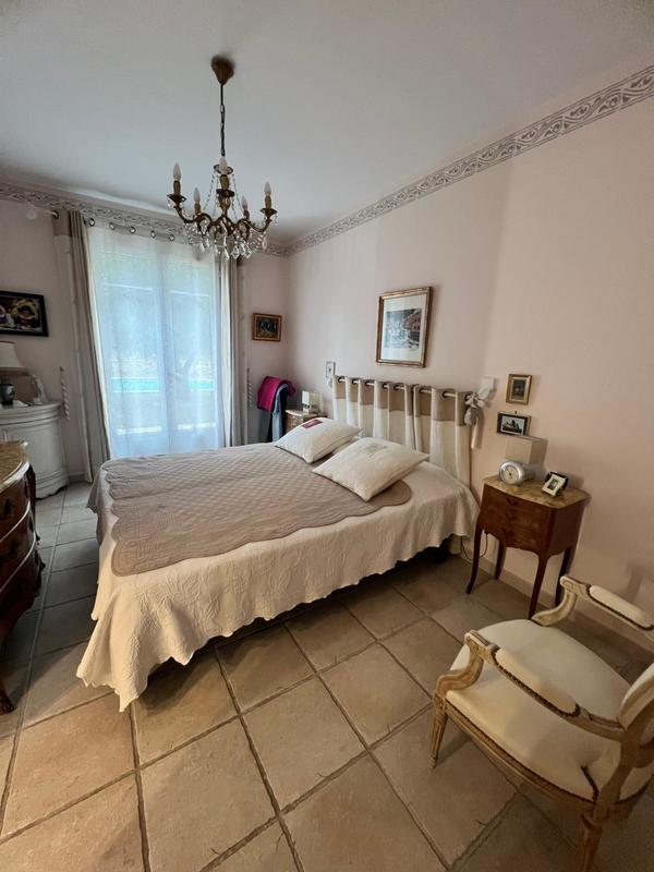 Maison - 208 m² - 7 pièces