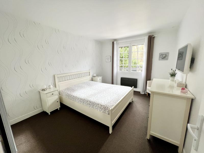 Maison - 180 m² - 7 pièces