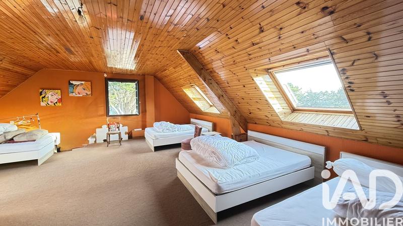 Maison - 220 m² - 5 pièces