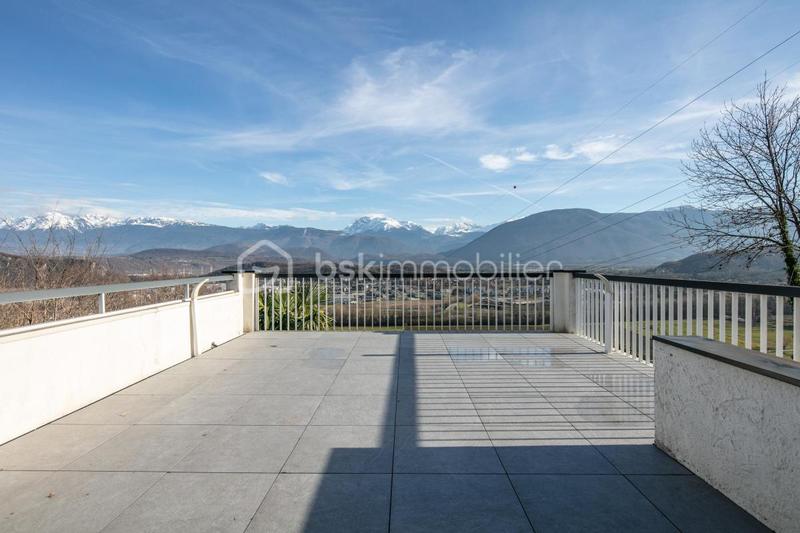 Maison - 200 m² - 6 pièces