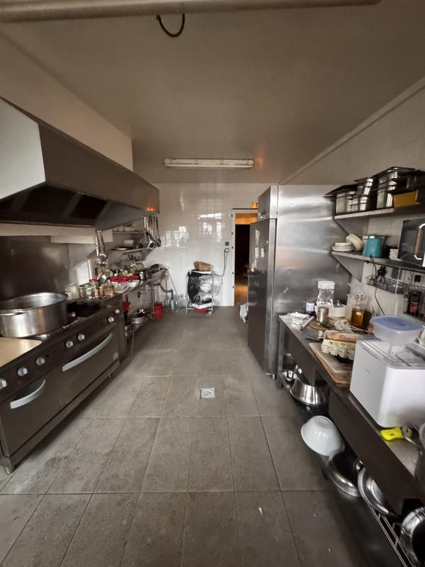 Local commercial - 396 m²