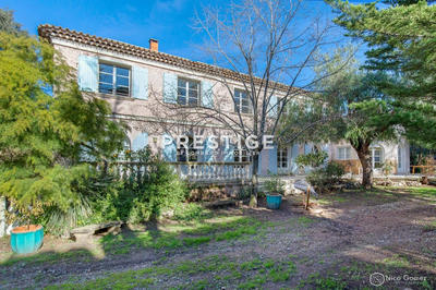 Bastide - 294 m² - 6 pièces