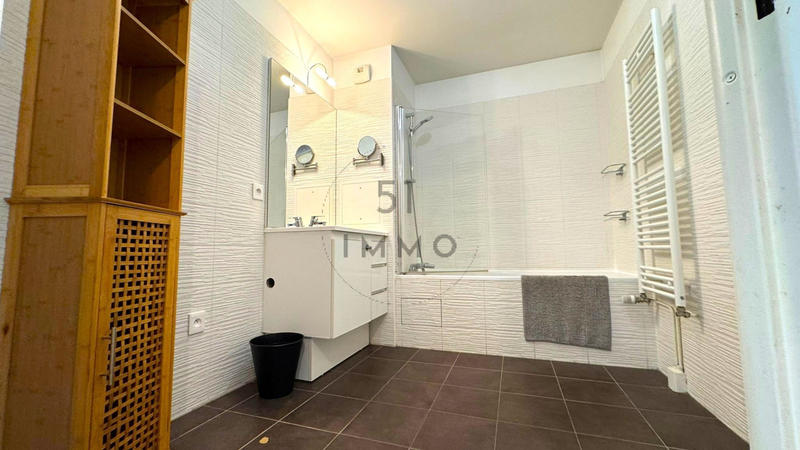 Appartement - 65 m² - 3 pièces