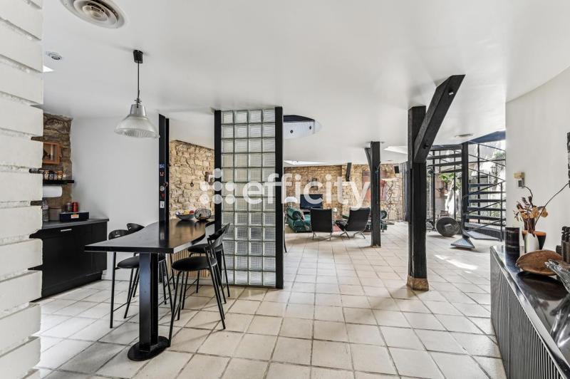 Appartement - 256 m² - 6 pièces