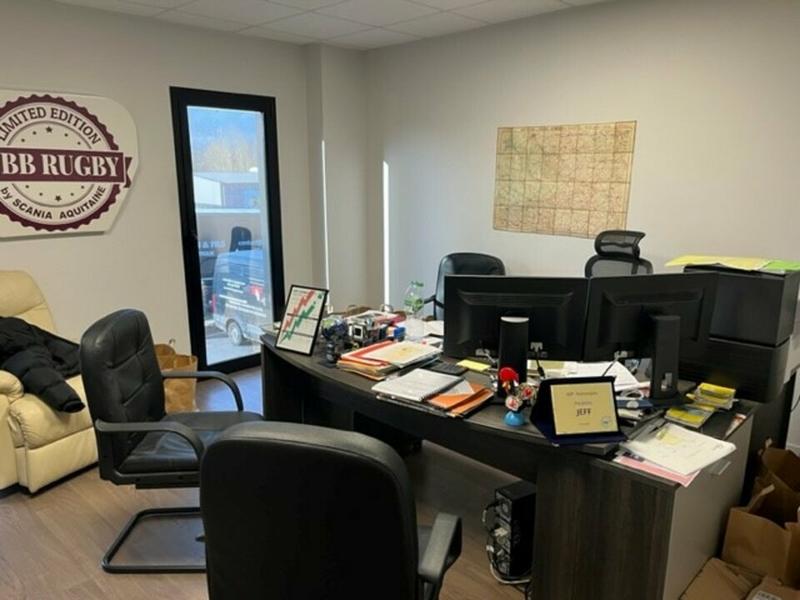 Local d'activité / Entrepôt - 720 m²