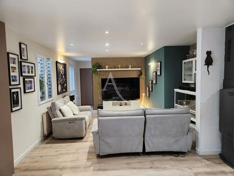 Maison - 224 m² - 11 pièces