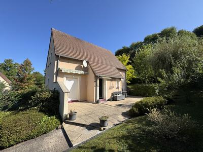 Maison - 110 m² - 6 pièces