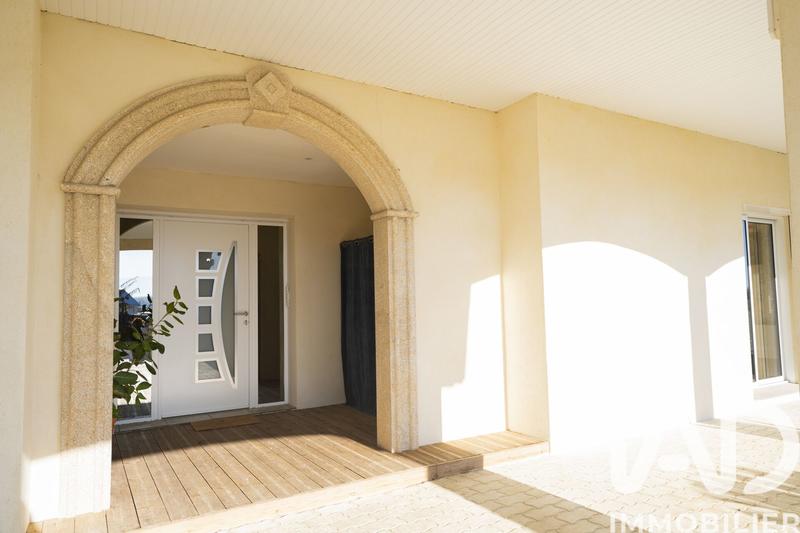 Maison - 275 m² - 5 pièces