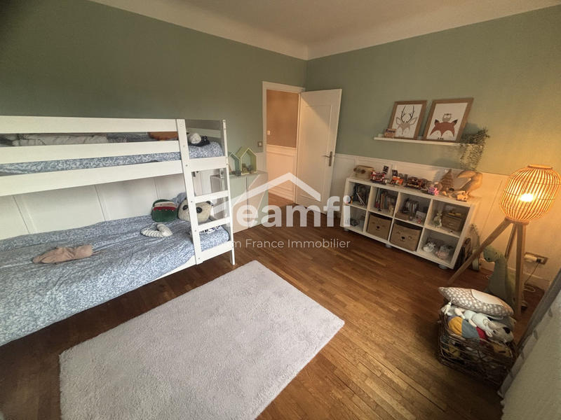 Maison - 255 m² - 7 pièces