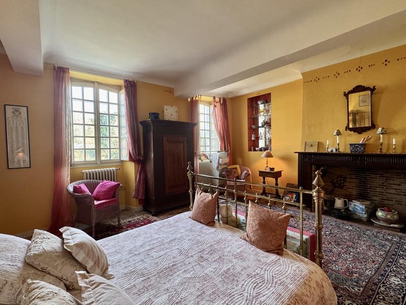 Maison - 408 m² - 7 pièces