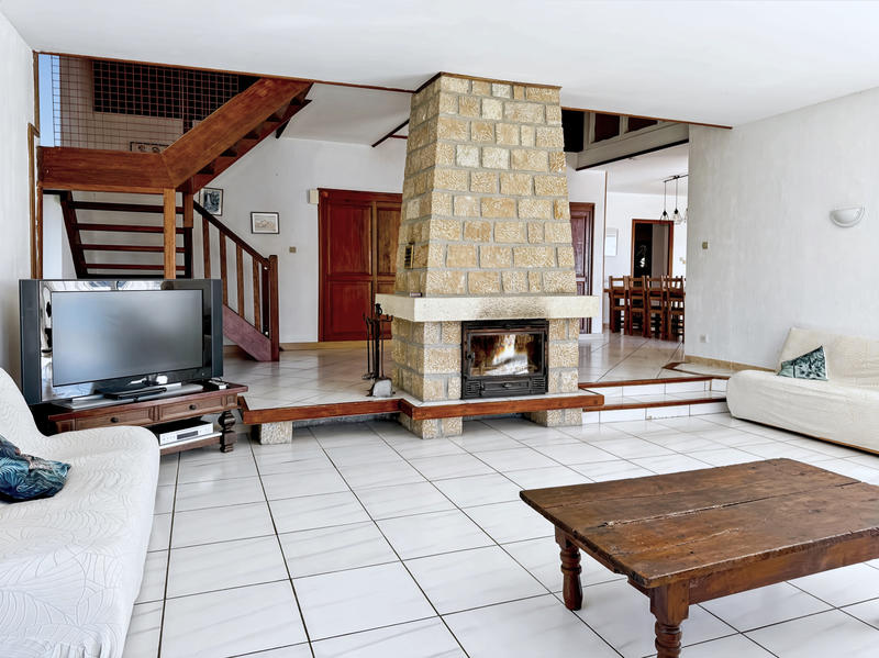 Propriété - 357 m² - 13 pièces