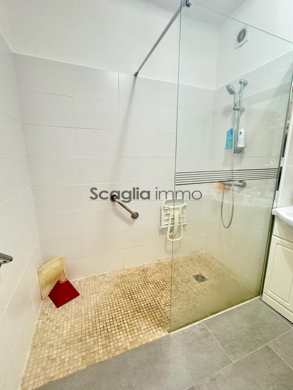 Appartement - 105 m² - 4 pièces