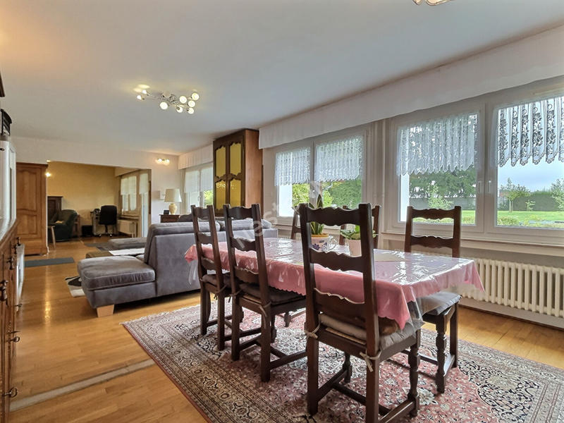 Maison - 187 m² - 8 pièces