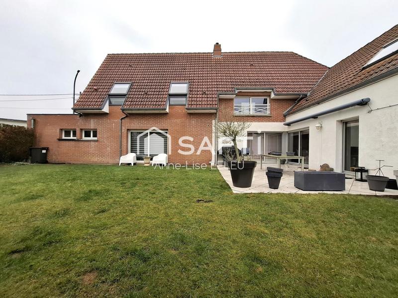 Maison - 210 m² - 6 pièces