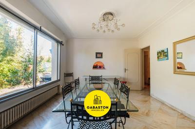 Maison - 255 m² - 6 pièces