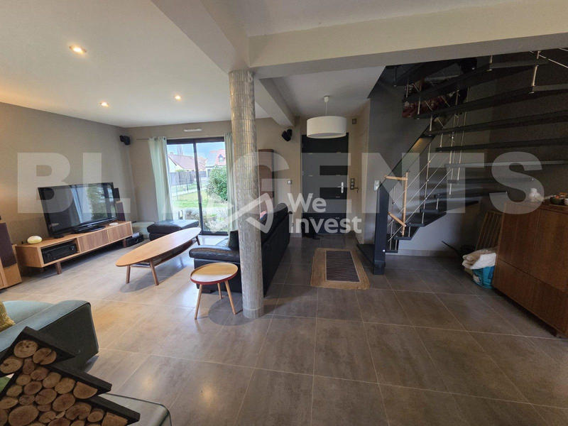 Maison - 180 m² - 9 pièces