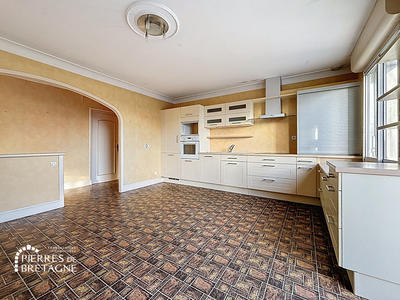 Maison - 154 m² - 9 pièces