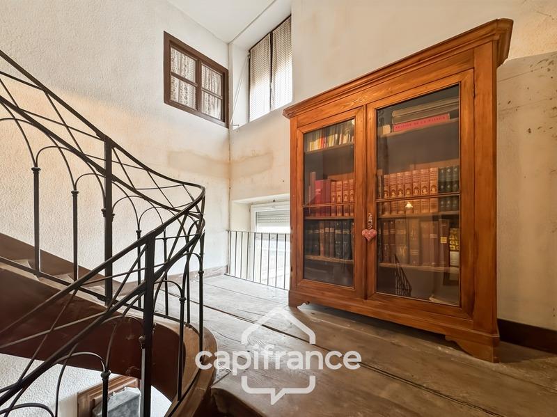 Maison - 332 m² - 15 pièces