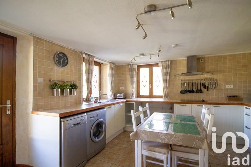 Maison - 180 m² - 7 pièces