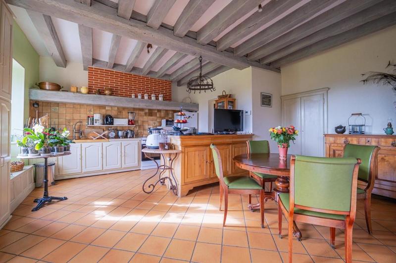 Maison traditionnelle - 240 m² - 12 pièces