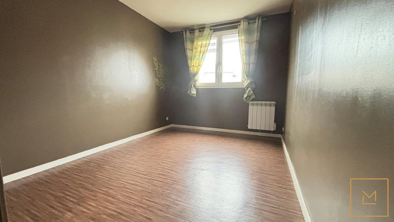 Maison - 90 m² - 5 pièces
