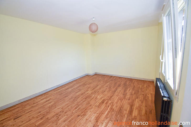 Maison - 152 m² - 8 pièces