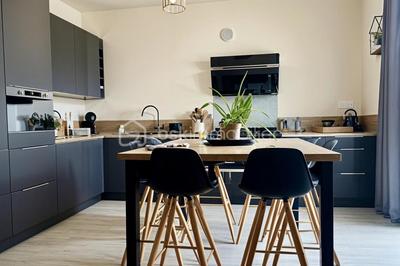 Maison - 205 m² - 9 pièces