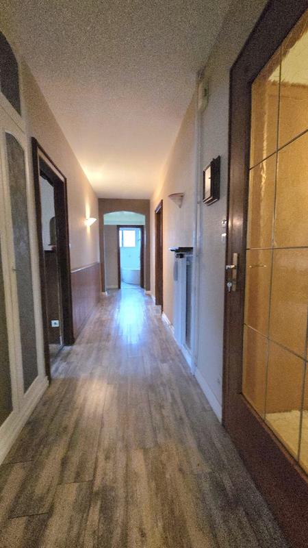 Maison - 219 m² - 7 pièces