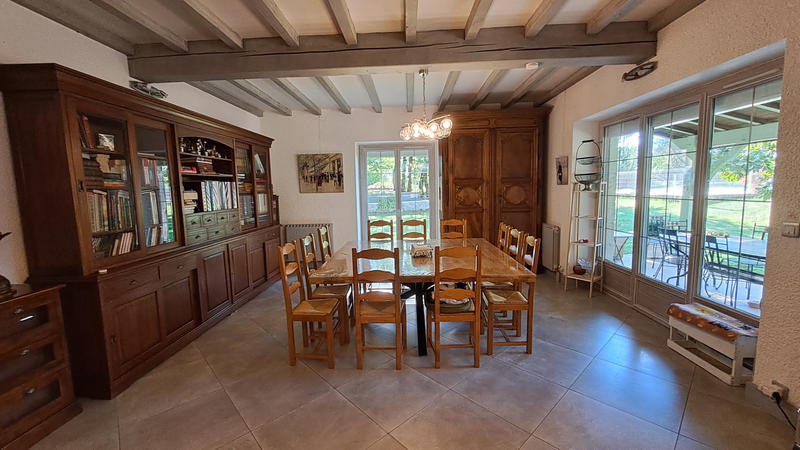 Propriété - 186 m² - 6 pièces
