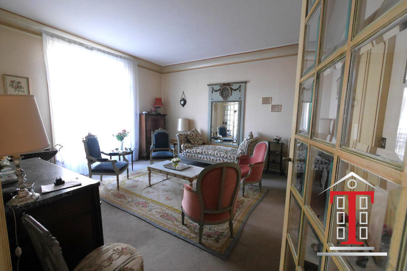 Maison - 320 m² - 13 pièces