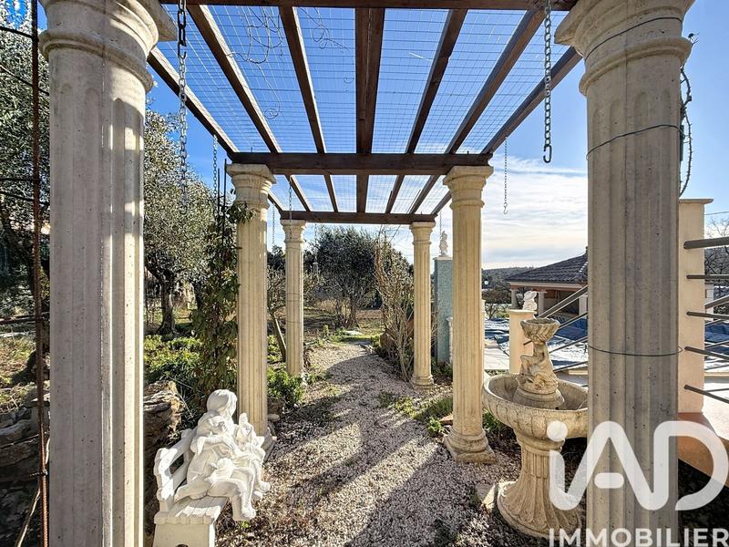 Maison - 267 m² - 8 pièces