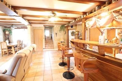 Maison - 251 m² - 6 pièces