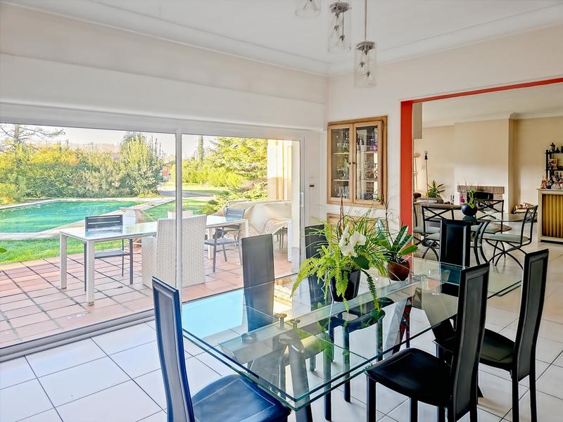 Maison - 204 m² - 7 pièces