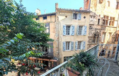 Maison - 200 m² - 10 pièces