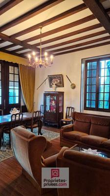 Maison - 179 m² - 8 pièces