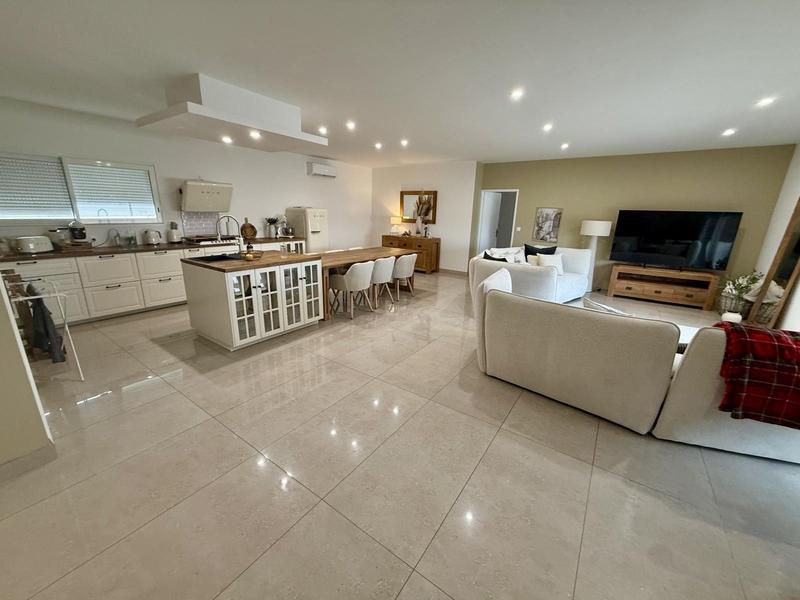 Villa - 200 m² - 5 pièces