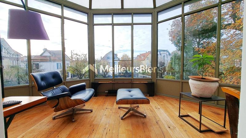 Maison - 320 m² - 10 pièces